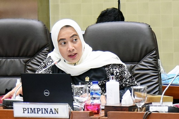 Bahas RUU POM, Komisi IX Gali Informasi dari Industri Farmasi